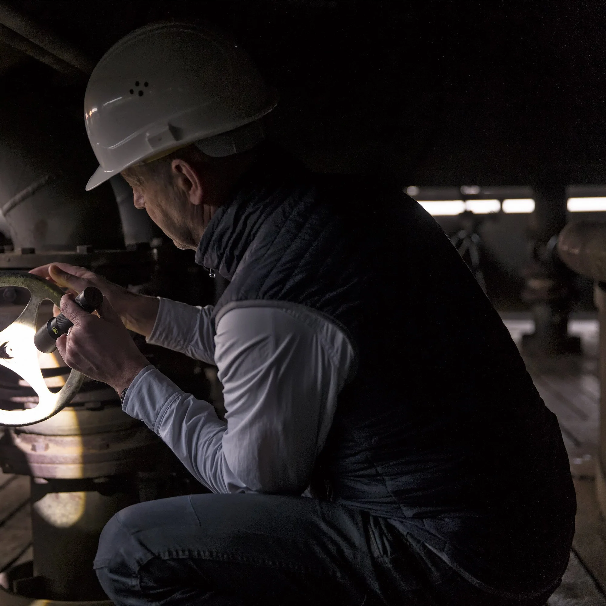 i9R Rechargeable Torch - Image 5