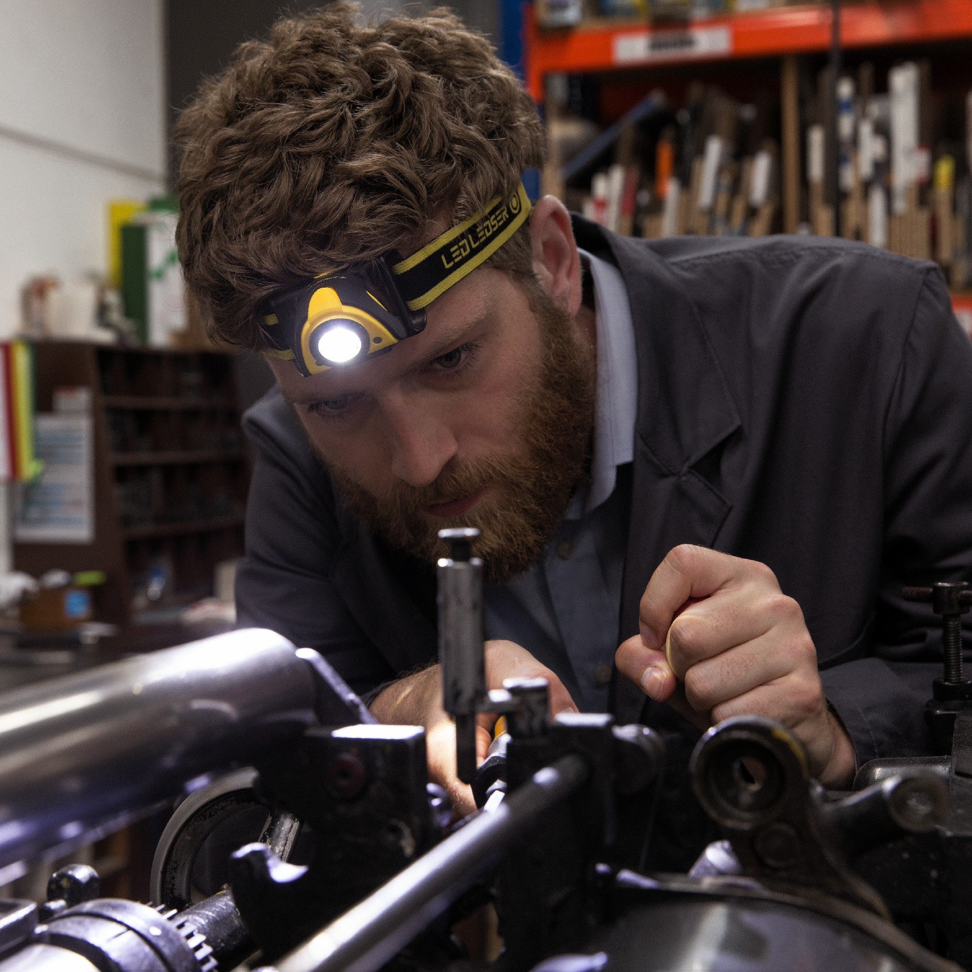 iSEO3 Battery Operated Headlamp - Image 4