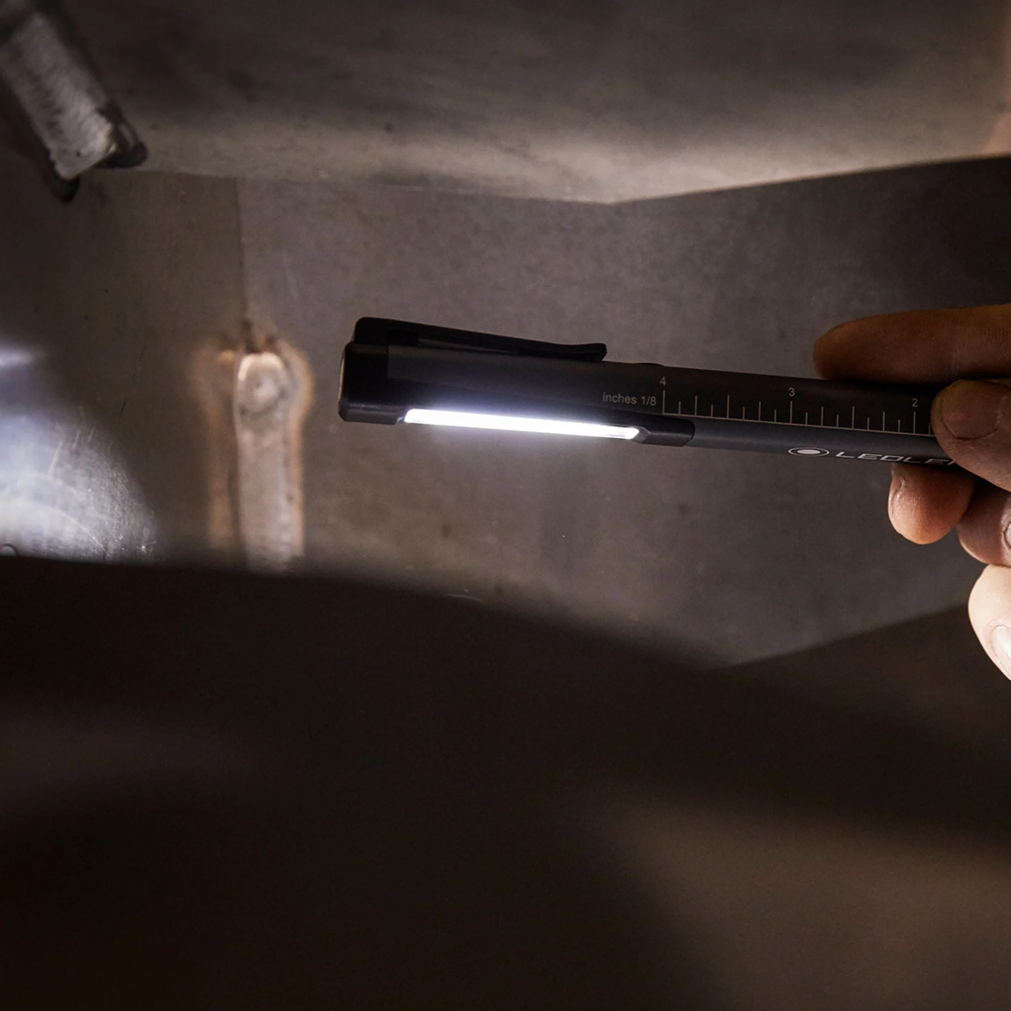 iW2R Work Light - Image 7