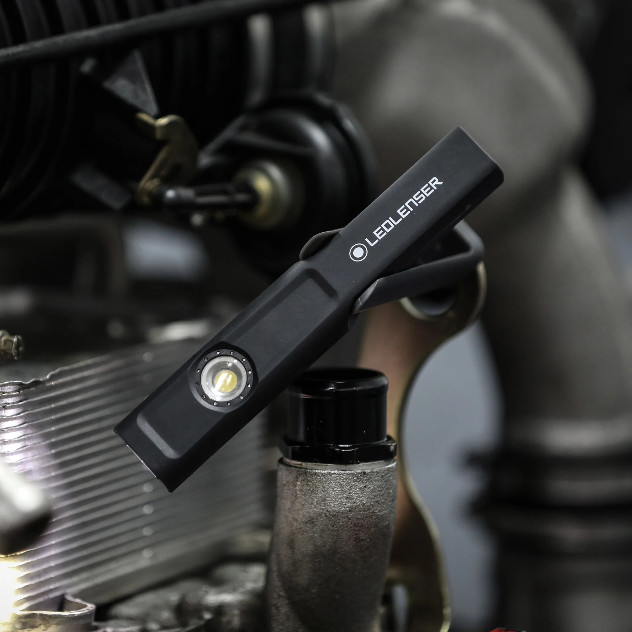 iW4R Work Light - Image 9