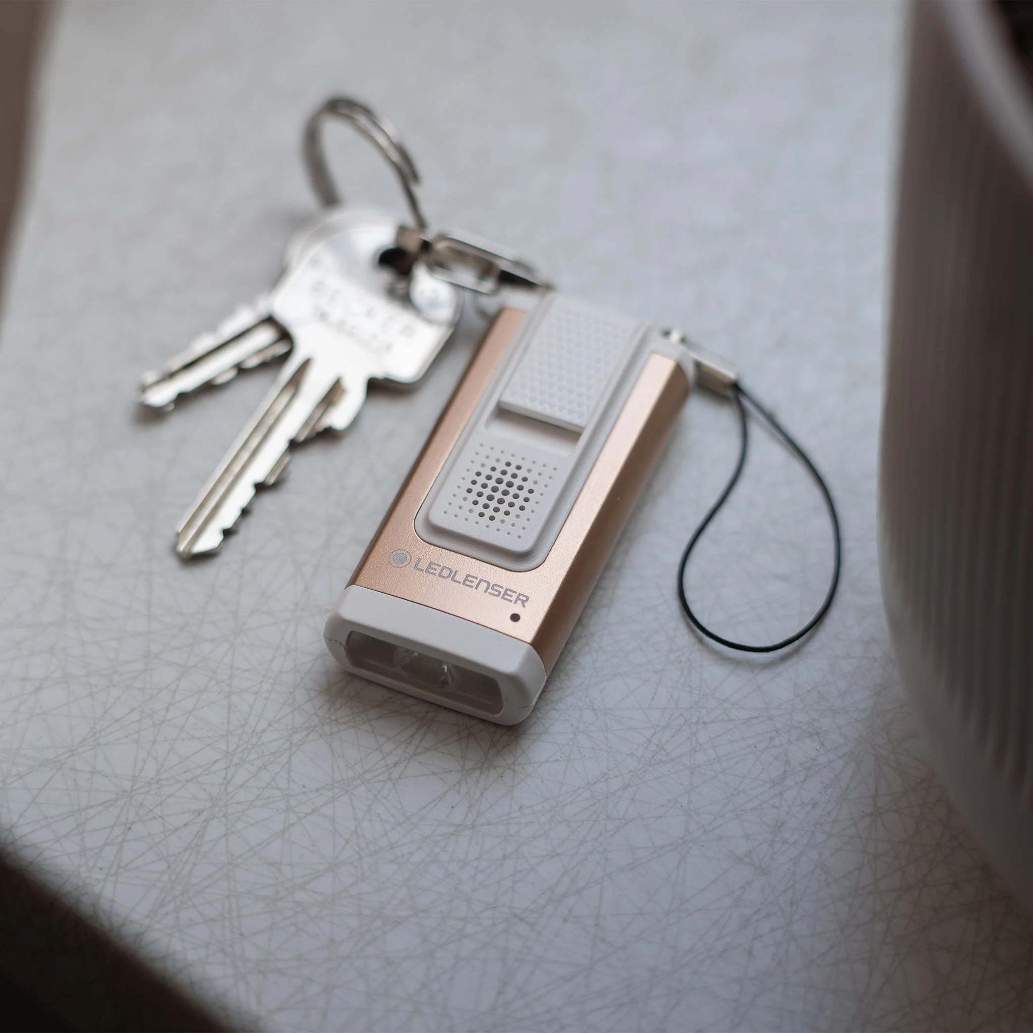 K6R Safety Keychain Light - Image 4