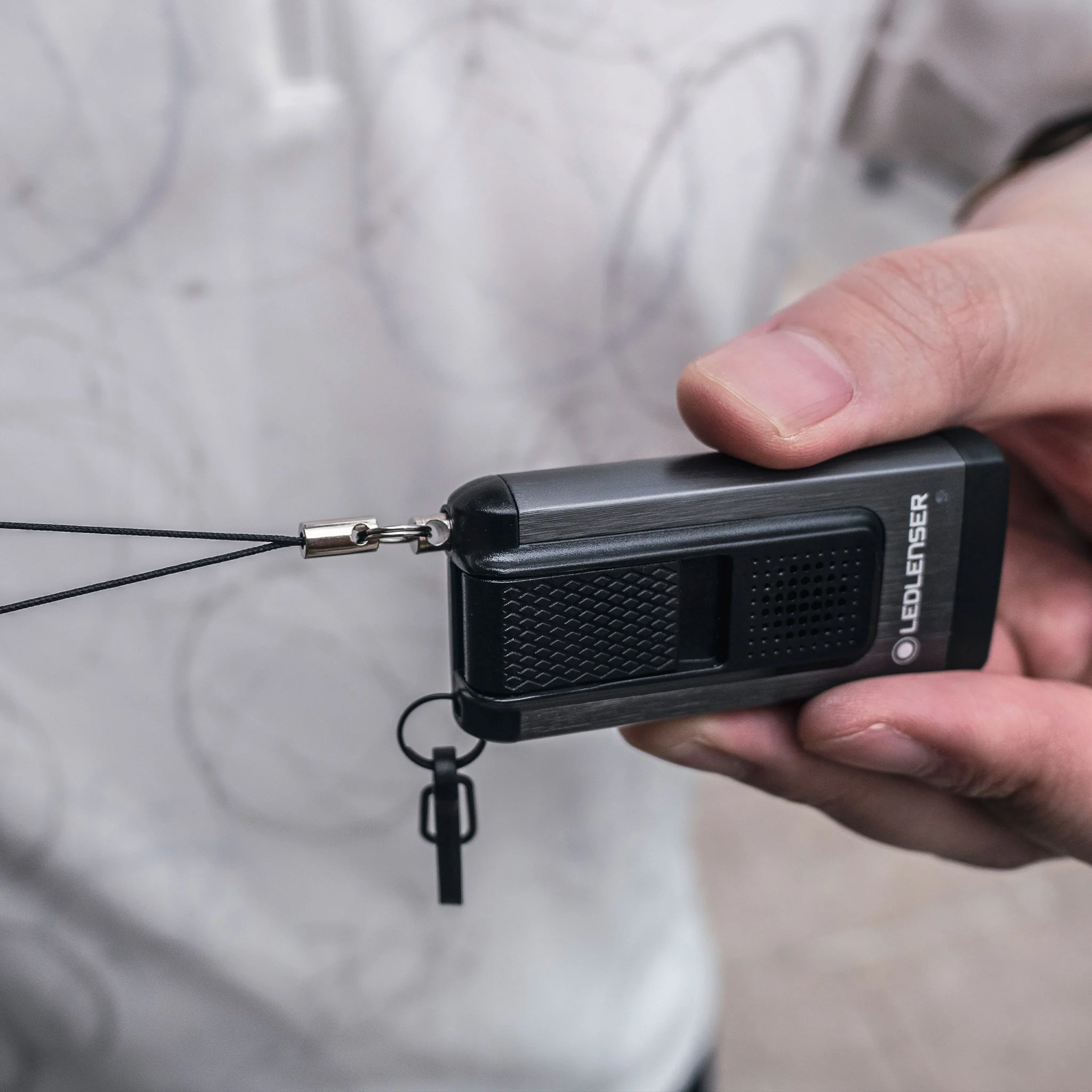 K6R Safety Keychain Light - Image 5