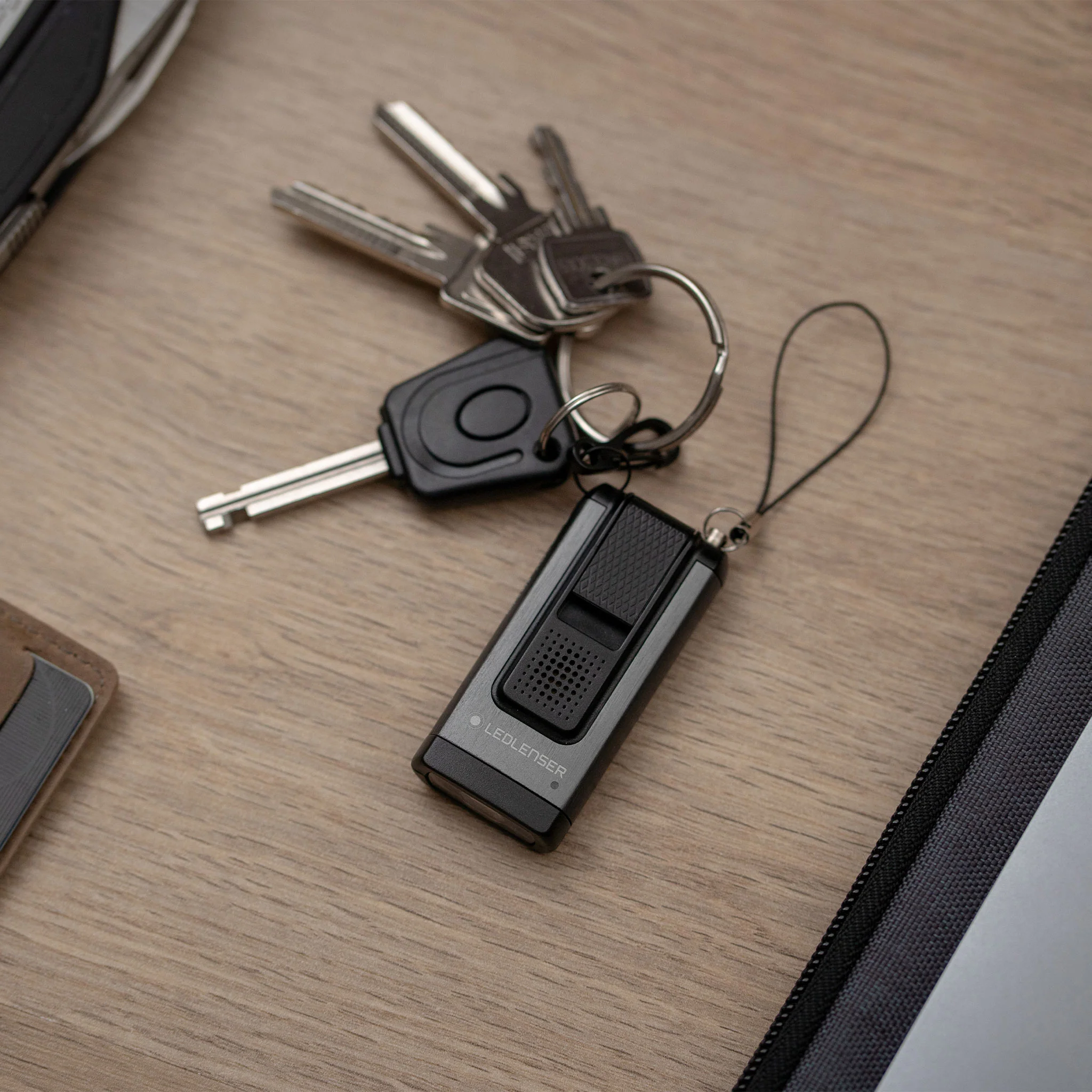 K6R Safety Keychain Light - Image 8