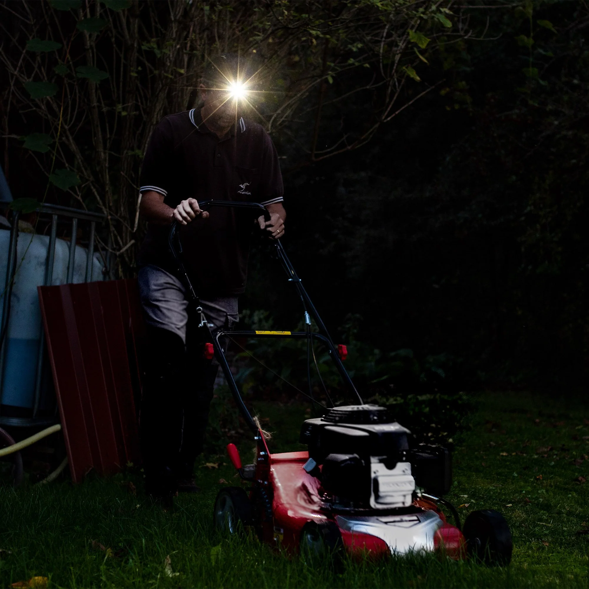 MH4 Black Battery Operated Torch - Image 5