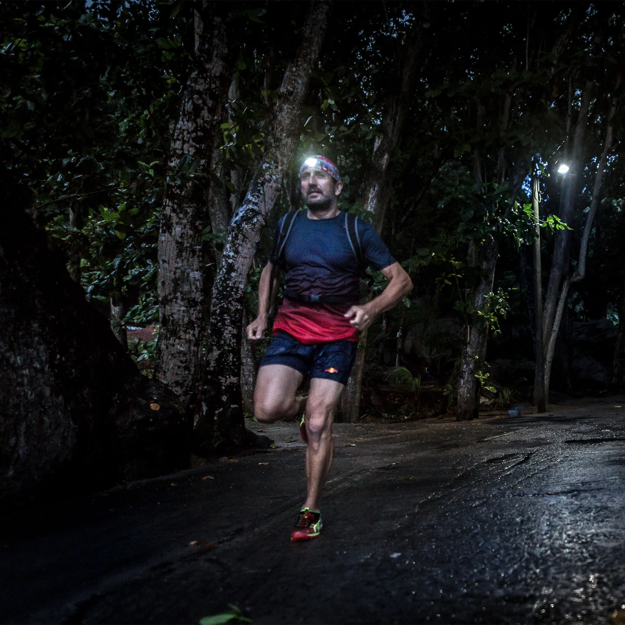 NEO4 Battery Operated Headlamp - Image 3