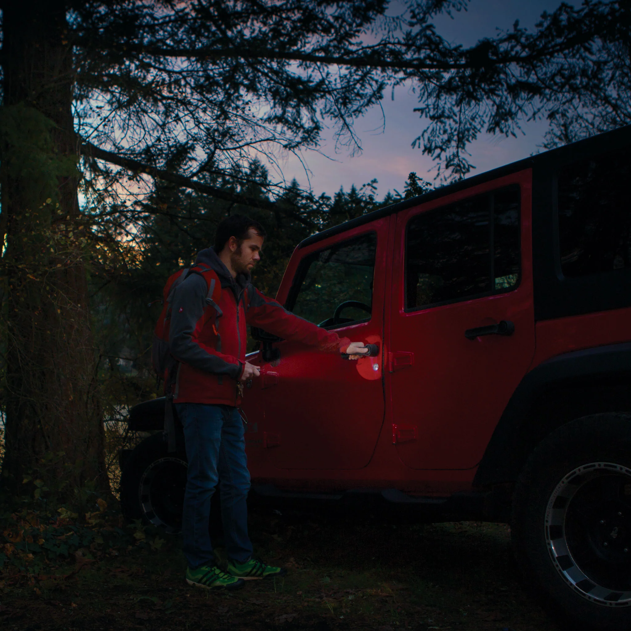P2 Battery Operated Torch - Image 7